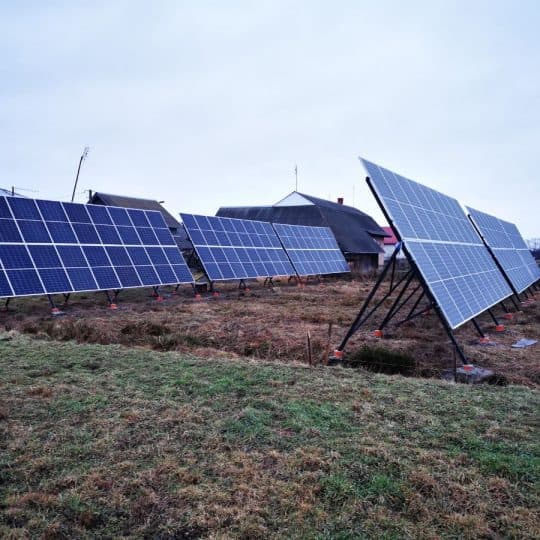 Сонячна електростанція зі змінним кутом с. Ворона
